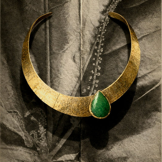 Vintage Gold-Tone Collar Necklace with Green Stone
